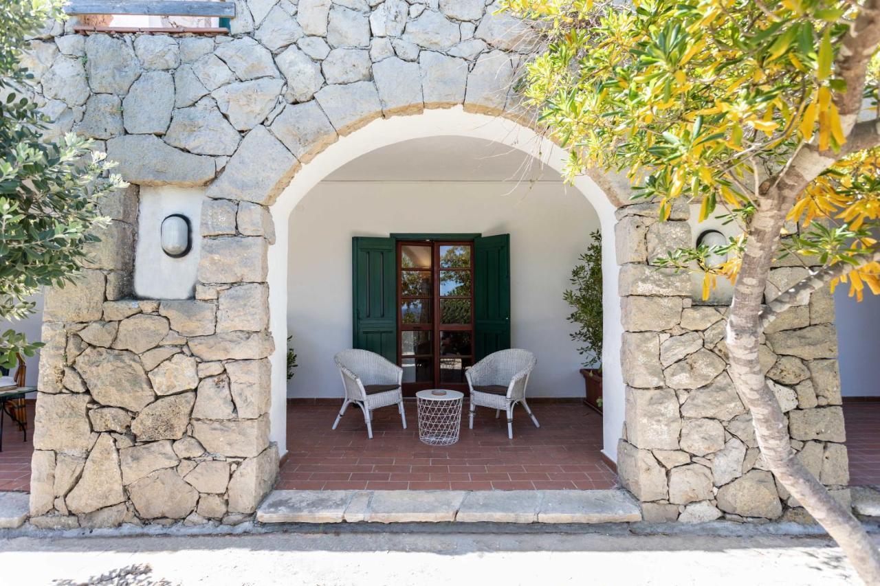 Il Posto Delle Fragole Bed & Breakfast Castro  ภายนอก รูปภาพ